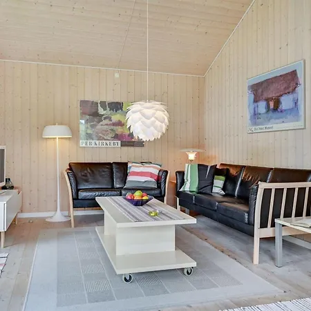 Semesterbostad Asvalde - 150m From The Sea By Interhome